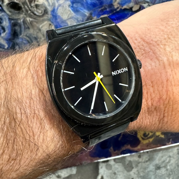 Nixon Mens Watch - Picture 4 of 4